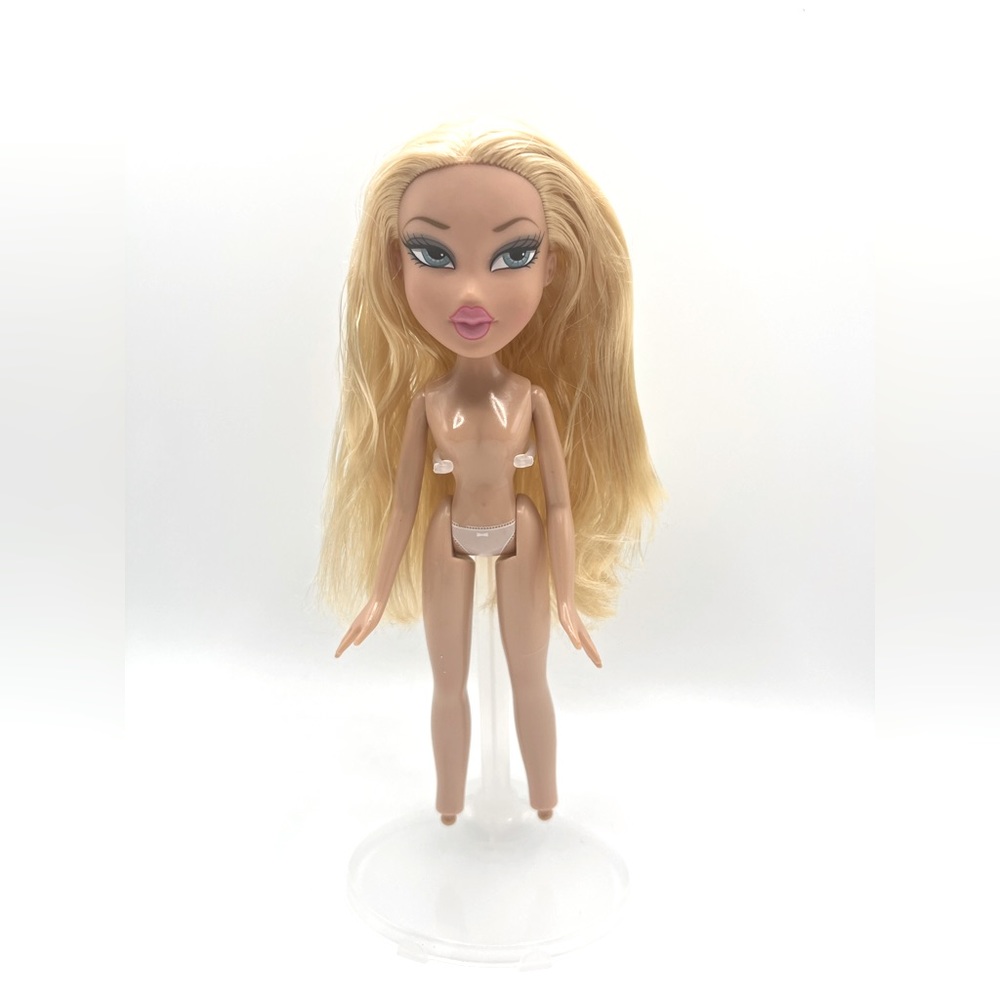 Bratz Cloe- Vintage Y2K Year 2001
